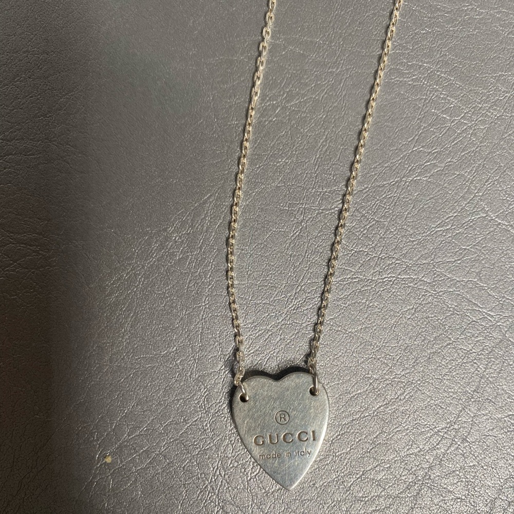 Silver Gucci necklace